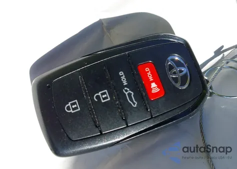 2025 Toyota Corolla Cross Xle z USA, uszkodzony, nr VIN 7MUDAAAG1SV143450